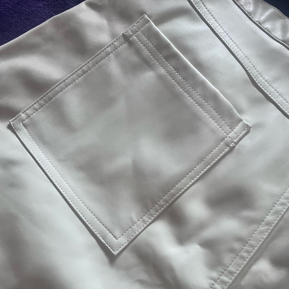 PrettyLittleThing Cream High-Waist Faux Leather Shorts with Belt Loops - Picture 7 of 8